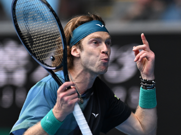 斯图尔特在 斯图尔特在